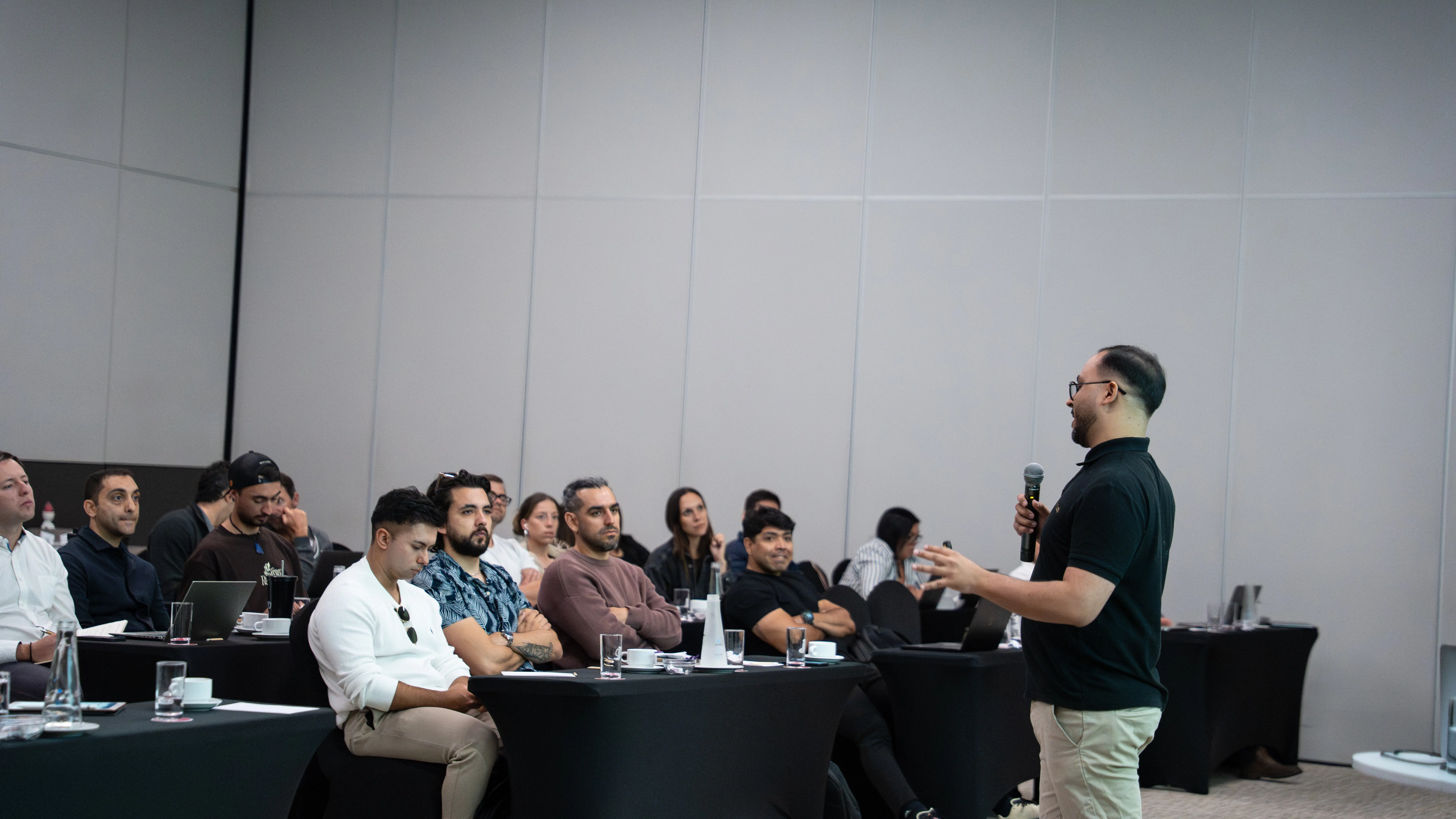 Encuentro presencial con clientes