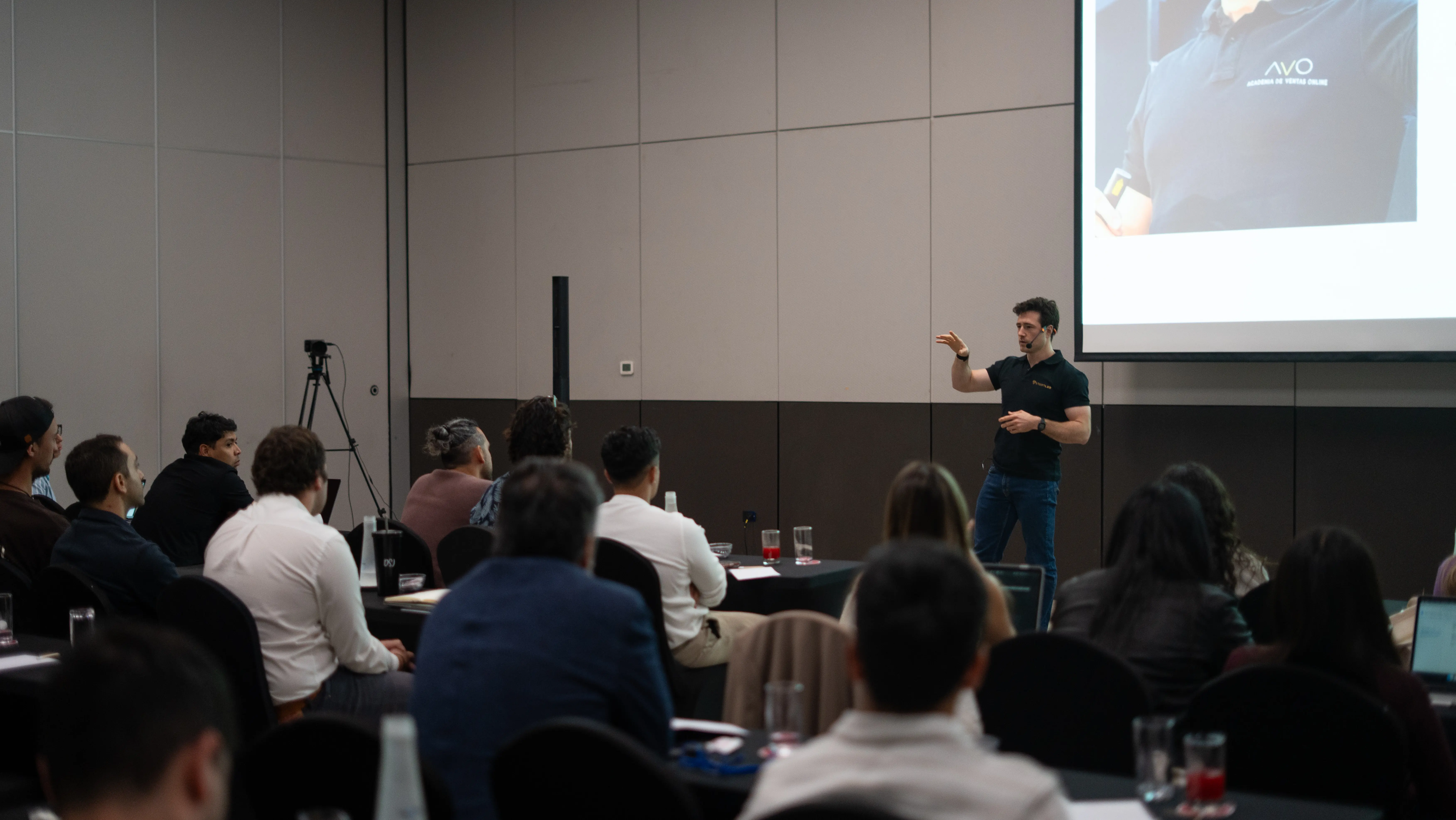 Encuentro presencial con clientes